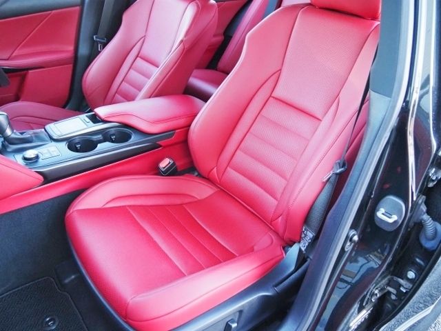 TOYOTA LEXUS IS300H 2022 Image 31