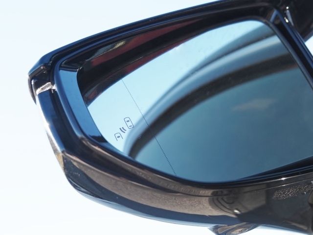 TOYOTA LEXUS IS300H 2022 Image 31