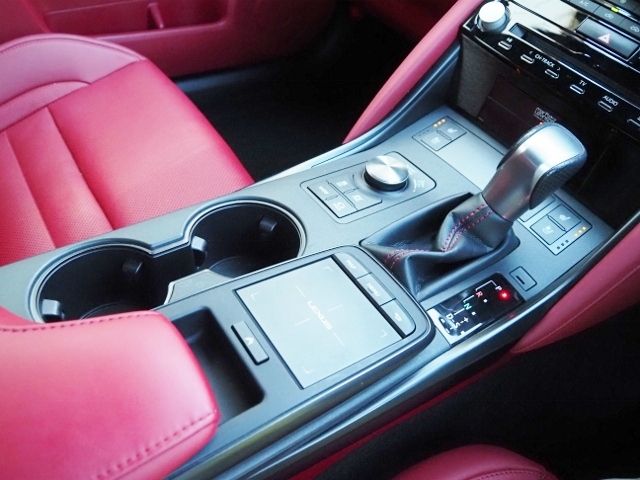 TOYOTA LEXUS IS300H 2022 Image 31