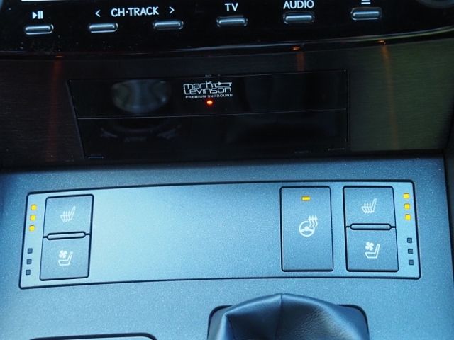 TOYOTA LEXUS IS300H 2022 Image 31