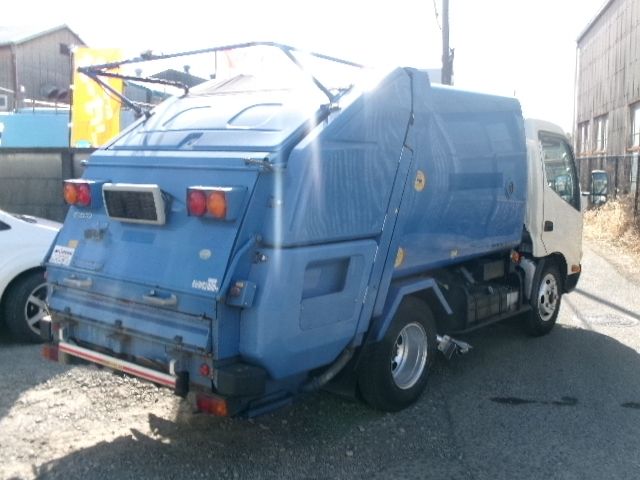 HINO DUTRO 2012 Image 31