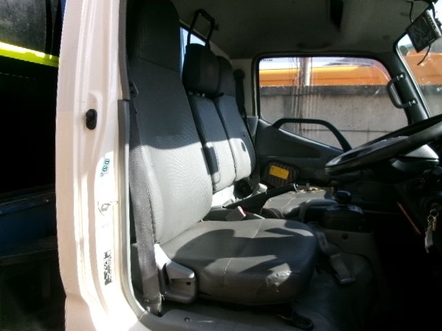 HINO DUTRO 2012 Image 31