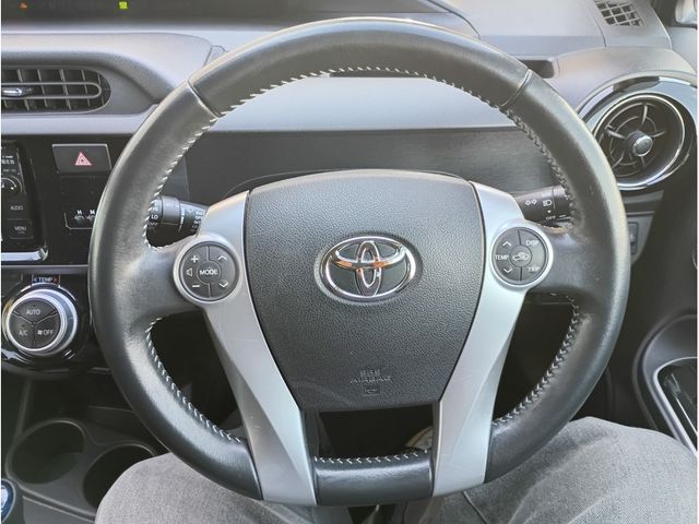 TOYOTA AQUA 2015 Image 31