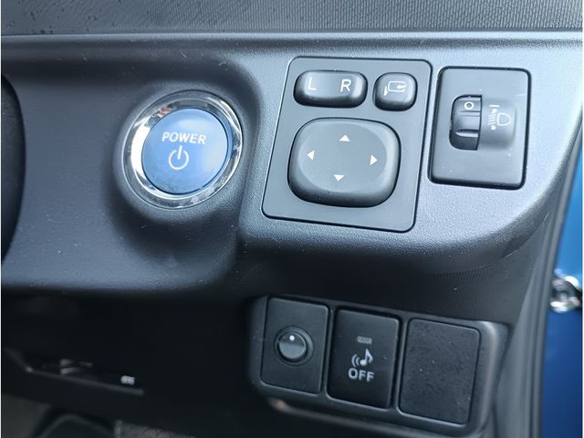 TOYOTA AQUA 2015 Image 31