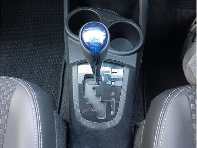 TOYOTA AQUA 2015 Image 31