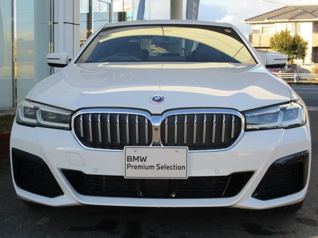 BMW 5SERIES SEDAN 2022 Image 31