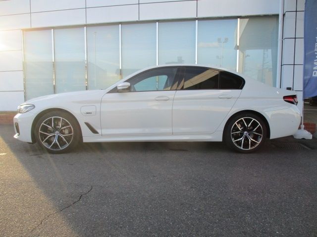 BMW 5SERIES SEDAN 2022 Image 31