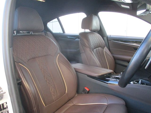 BMW 5SERIES SEDAN 2022 Image 31