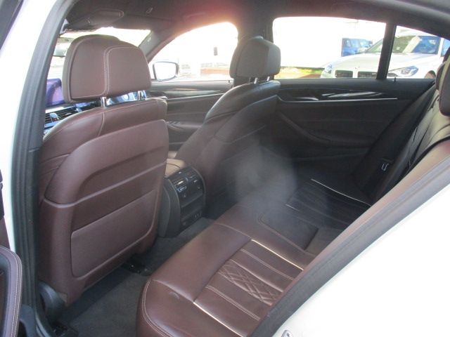 BMW 5SERIES SEDAN 2022 Image 31