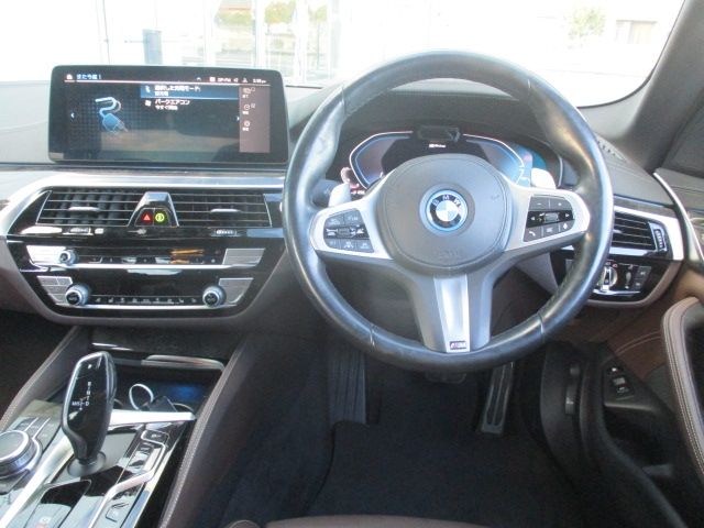 BMW 5SERIES SEDAN 2022 Image 31