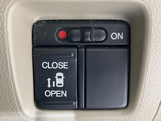 HONDA N BOX 2015 Image 31