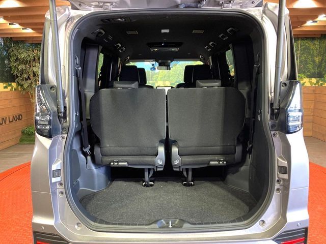 TOYOTA VOXY HYBRID 2023 Image 31