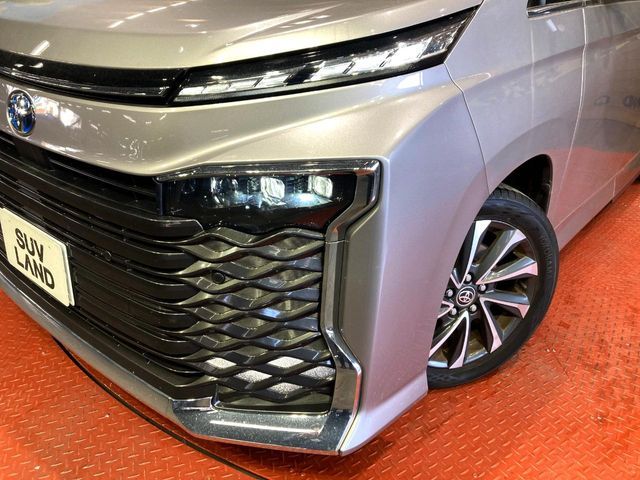 TOYOTA VOXY HYBRID 2023 Image 31