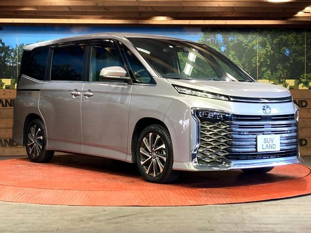 TOYOTA VOXY HYBRID 2023 Image 31