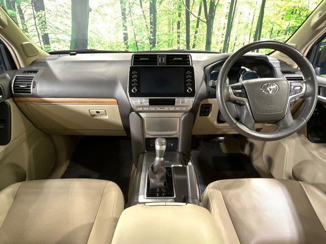 TOYOTA LANDCRUISER PRADO 2022 Image 31