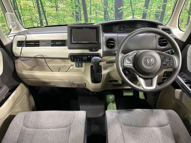 HONDA N BOX 2017 Image 31