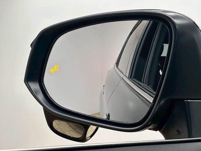 TOYOTA HARRIER 2WD 2023 Image 31