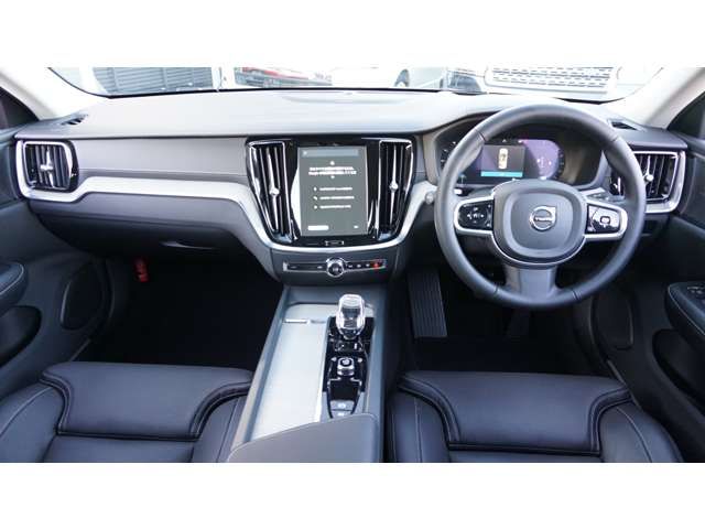 VOLVO S60 2023 Image 31
