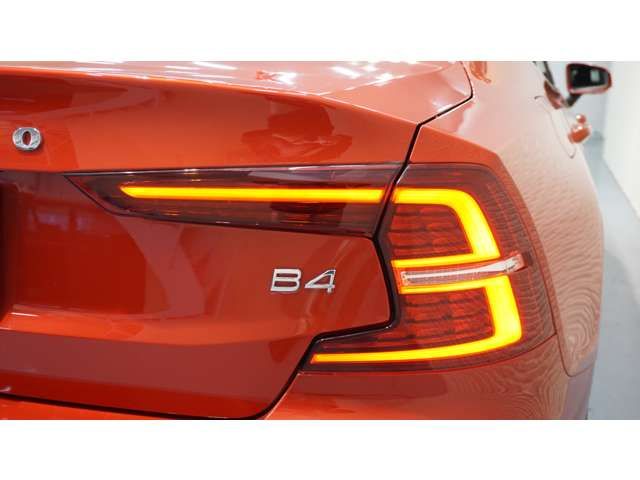 VOLVO S60 2023 Image 31