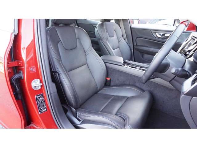 VOLVO S60 2023 Image 31