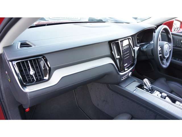 VOLVO S60 2023 Image 31