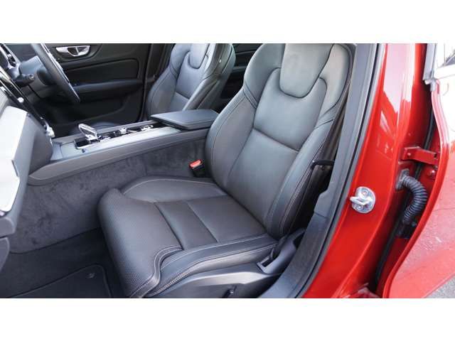 VOLVO S60 2023 Image 31