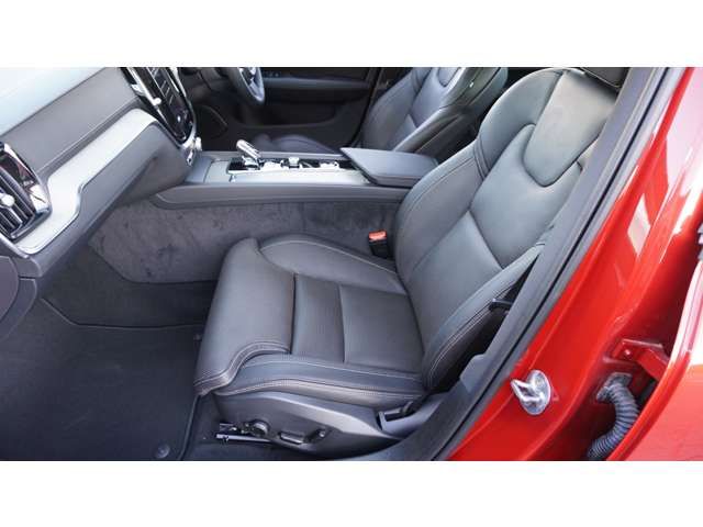 VOLVO S60 2023 Image 31