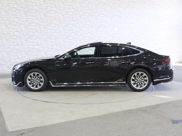 TOYOTA LEXUS LS500H 2017 Image 31