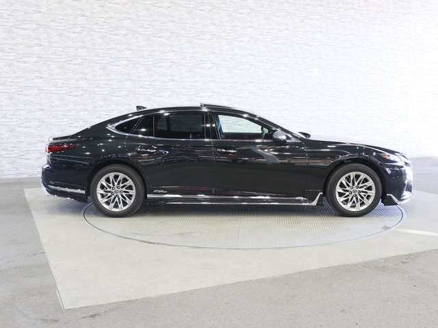 TOYOTA LEXUS LS500H 2017 Image 31