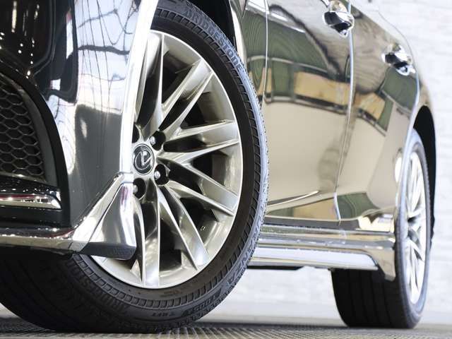 TOYOTA LEXUS LS500H 2017 Image 31