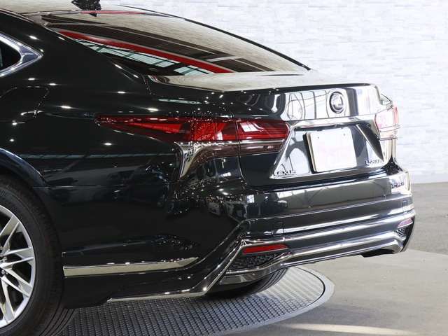 TOYOTA LEXUS LS500H 2017 Image 31