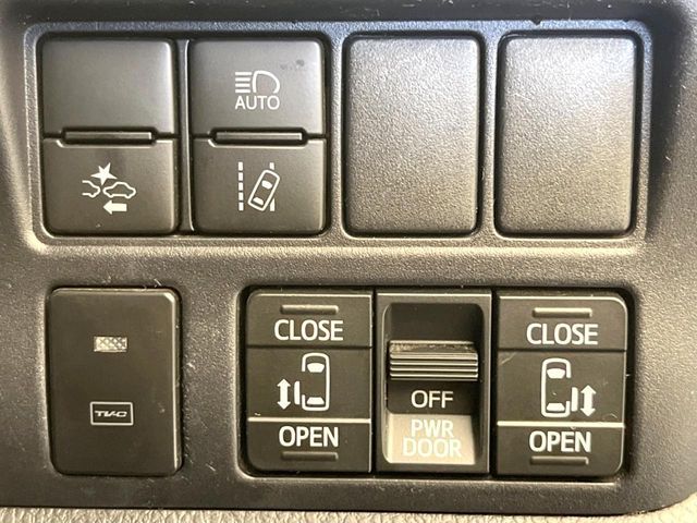 TOYOTA VOXY 2021 Image 31