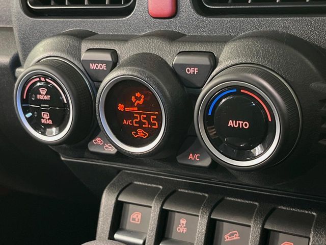 SUZUKI JIMNY NOMADE 2025 Image 31