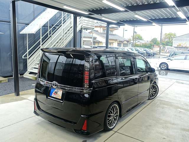 TOYOTA VOXY 2014 Image 31