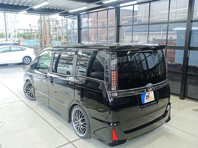 TOYOTA VOXY 2014 Image 31