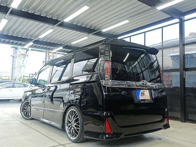 TOYOTA VOXY 2014 Image 31