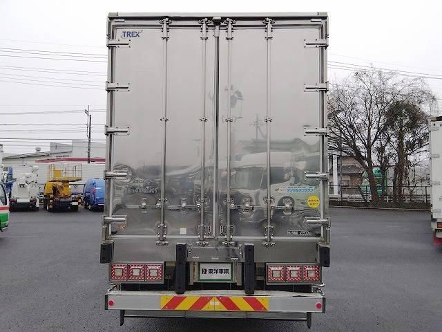 NISSAN DIESEL QUON 2017 Image 31