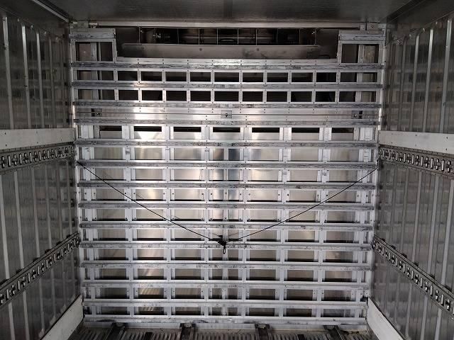 NISSAN DIESEL QUON 2017 Image 31