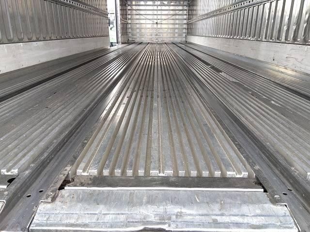 NISSAN DIESEL QUON 2017 Image 31