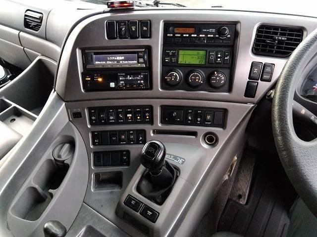 NISSAN DIESEL QUON 2017 Image 31