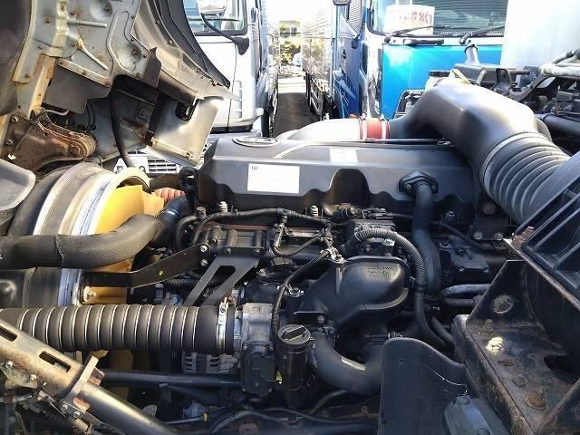 NISSAN DIESEL QUON 2017 Image 31