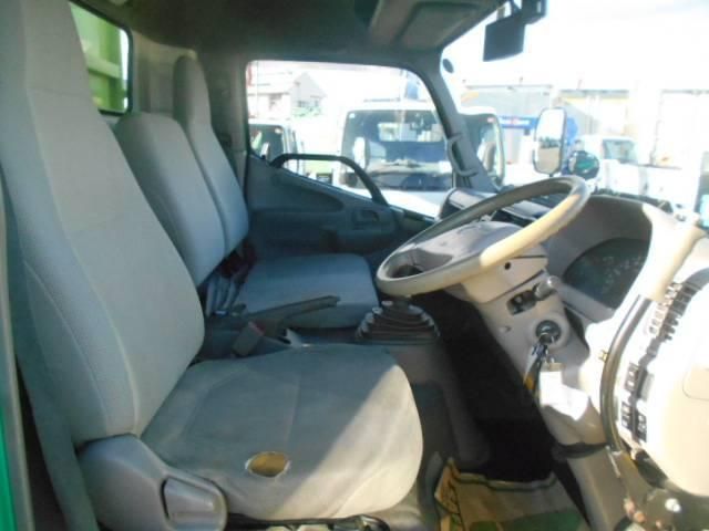 HINO DUTRO 2010 Image 31