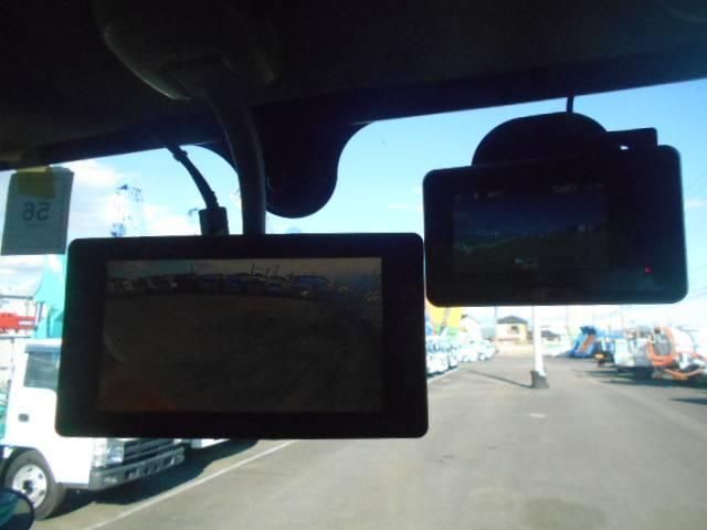 HINO DUTRO 2010 Image 31