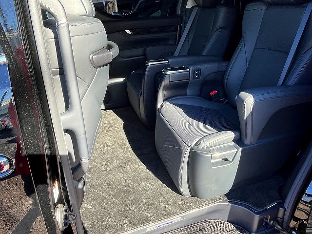 TOYOTA ALPHARD 2020 Image 31
