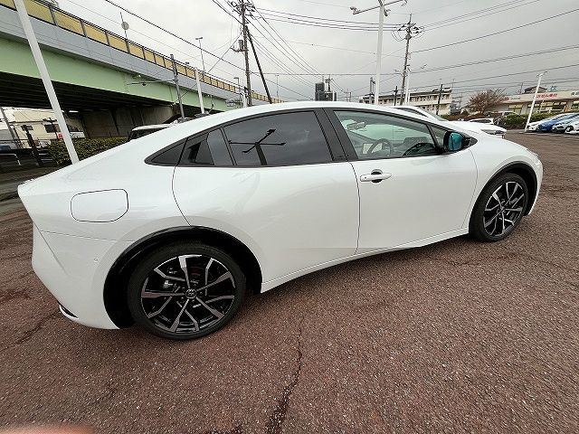 TOYOTA PRIUS PHV 2023 Image 31