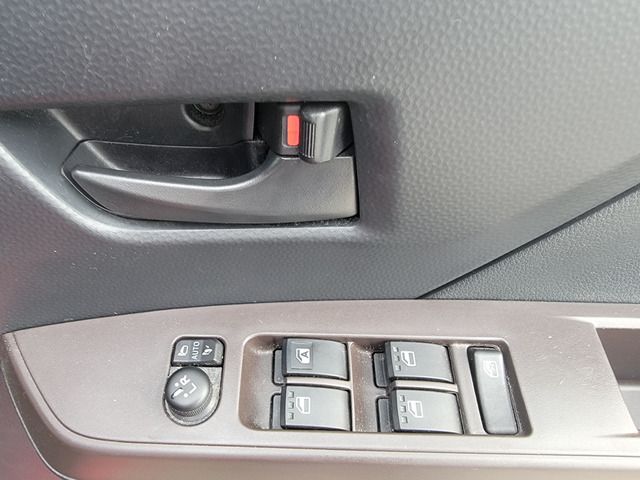 TOYOTA TANK 2018 Image 31