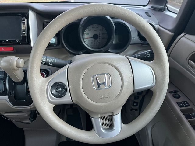 HONDA N BOX 2013 Image 31