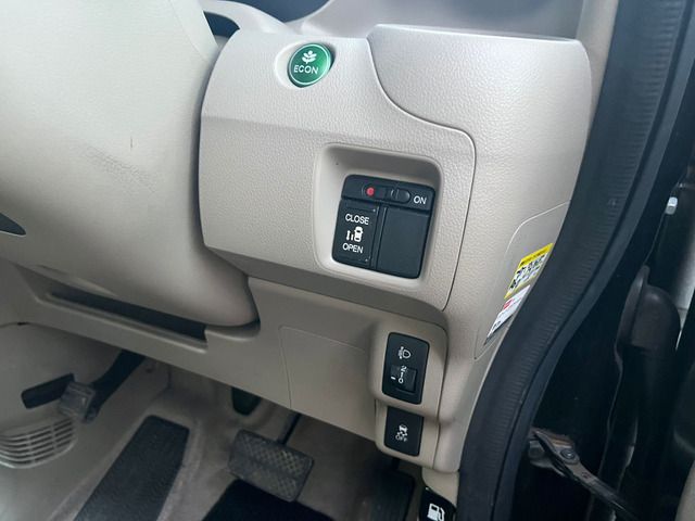 HONDA N BOX 2013 Image 31