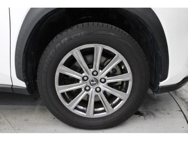 TOYOTA LEXUS NX300H 2017 Image 31