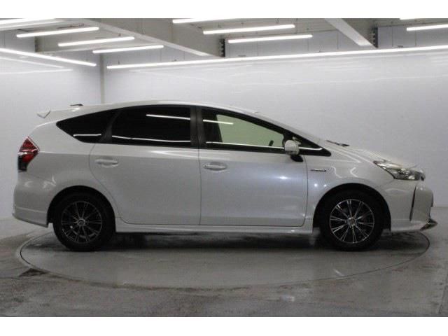 TOYOTA PRIUS ALPHA 2015 Image 31